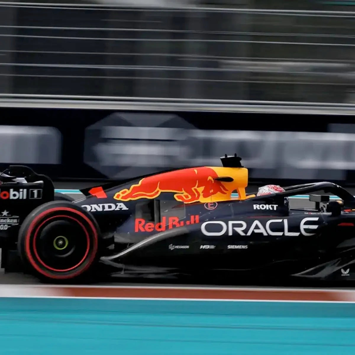 Max Verstappen - 2025 Red Bull Racing Wheel - Race Used