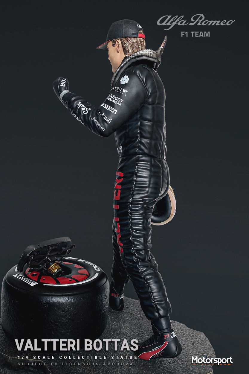 Valtteri Bottas - 1/4 Scale Statue