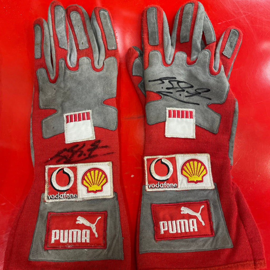 Michael Schumacher - Ferrari F1 Team Gloves 2006 - Signed